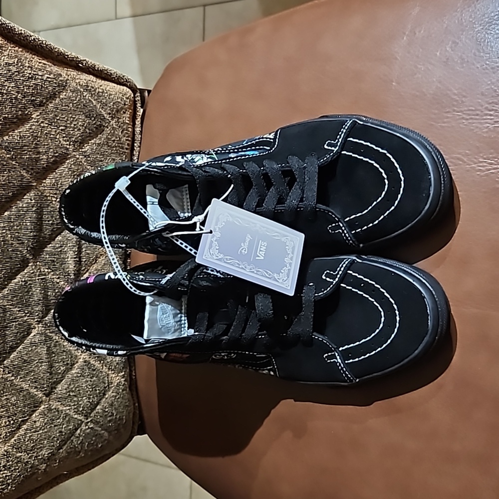 Vans x Disney Villains High-Tops - Picture 2 of 6